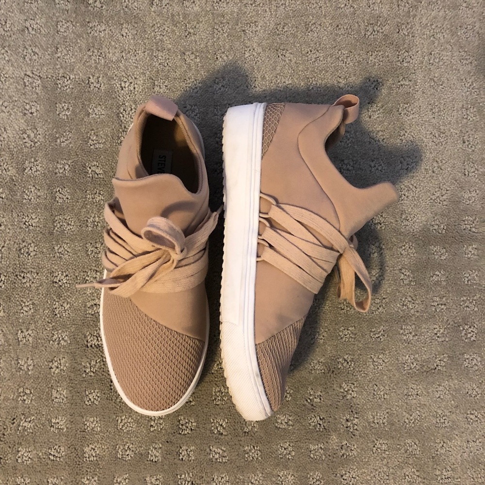 Light pink Steve Madden sneakers